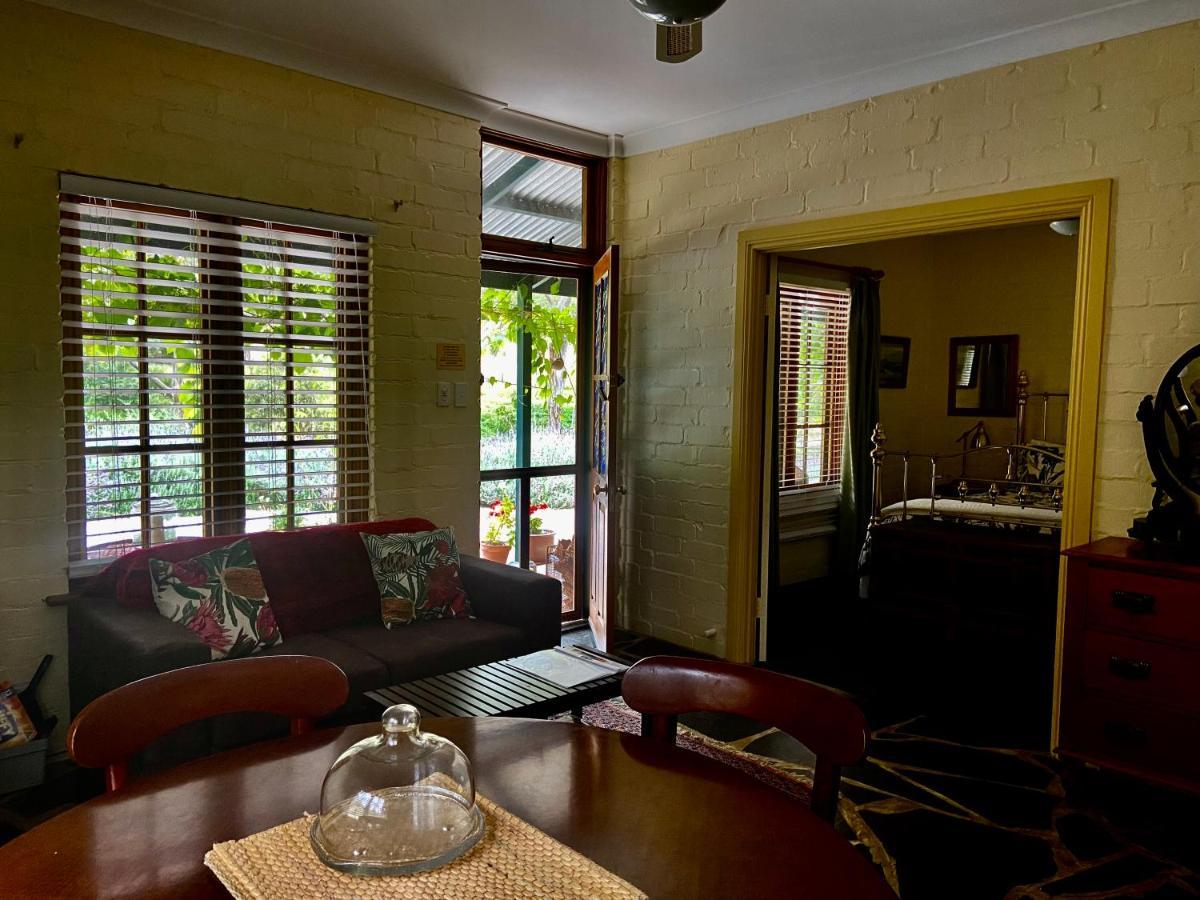 Battunga Cottages Watervale Экстерьер фото
